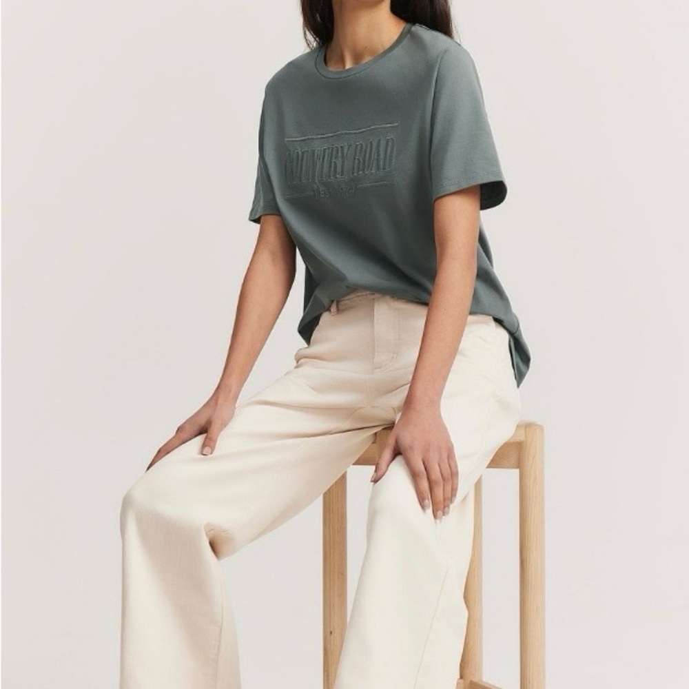 NWOT - Country Road Tee in Eucalyptus